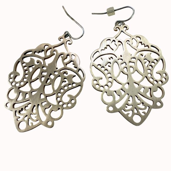 Premier Designs Darcy Matte Silver-Tone Filigree Fishhook Dangle Drop Earrings - Picture 1 of 11